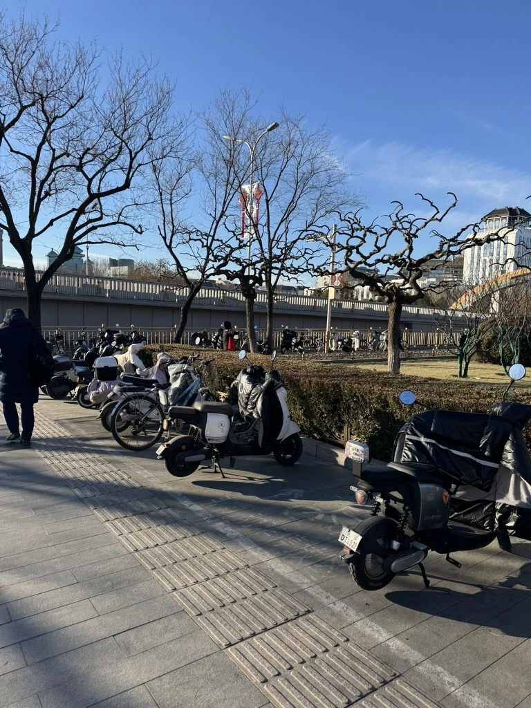 <p>А вот и выход! МММ мопеды - правда почти все электрические или даже все</p>