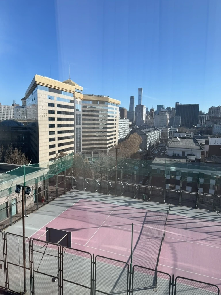 <p>В теннис кто-то играл уже 2-го января)</p>