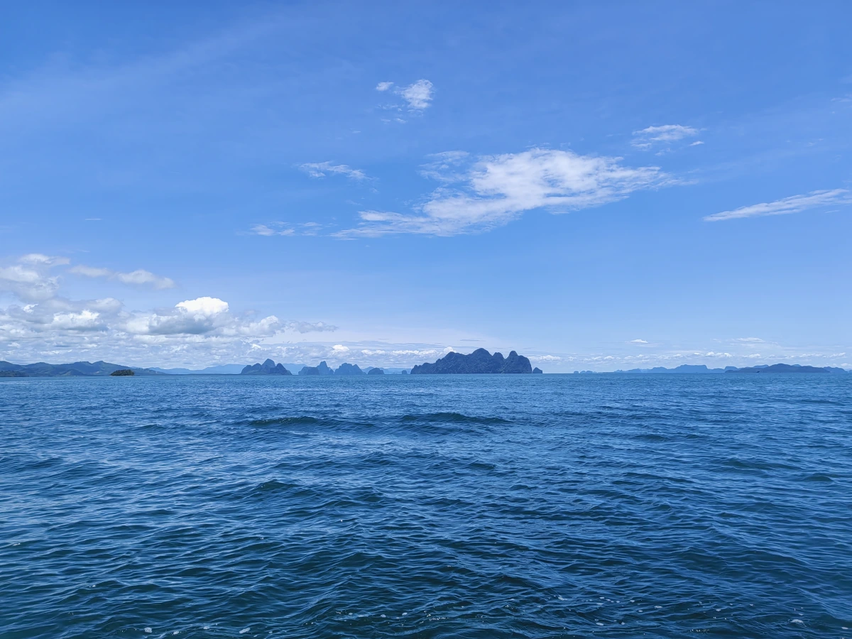 И вот начинается глубина и морская вода