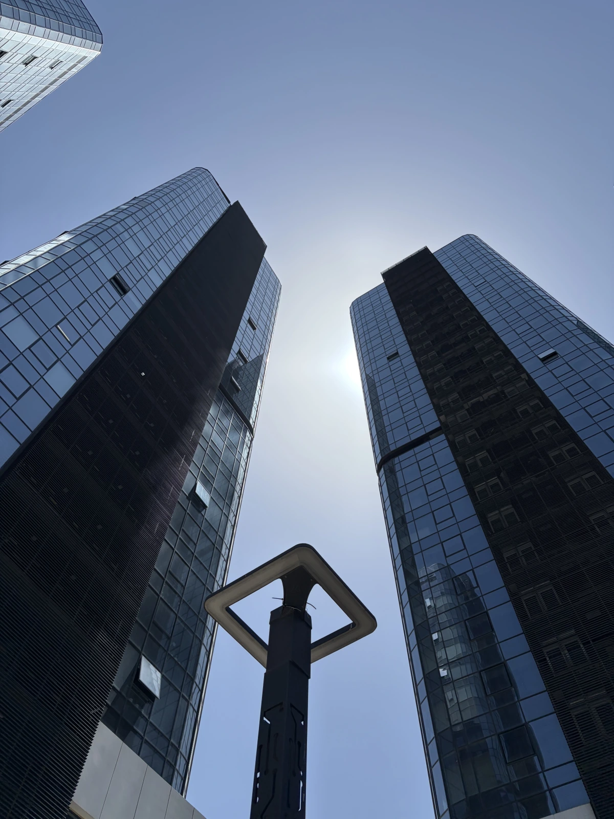 <p>Есть небольшой район в центре Ташкента - называется IT Park. Я там прошел по вестибюлям - и правда IT там много - например есть Beeline</p>