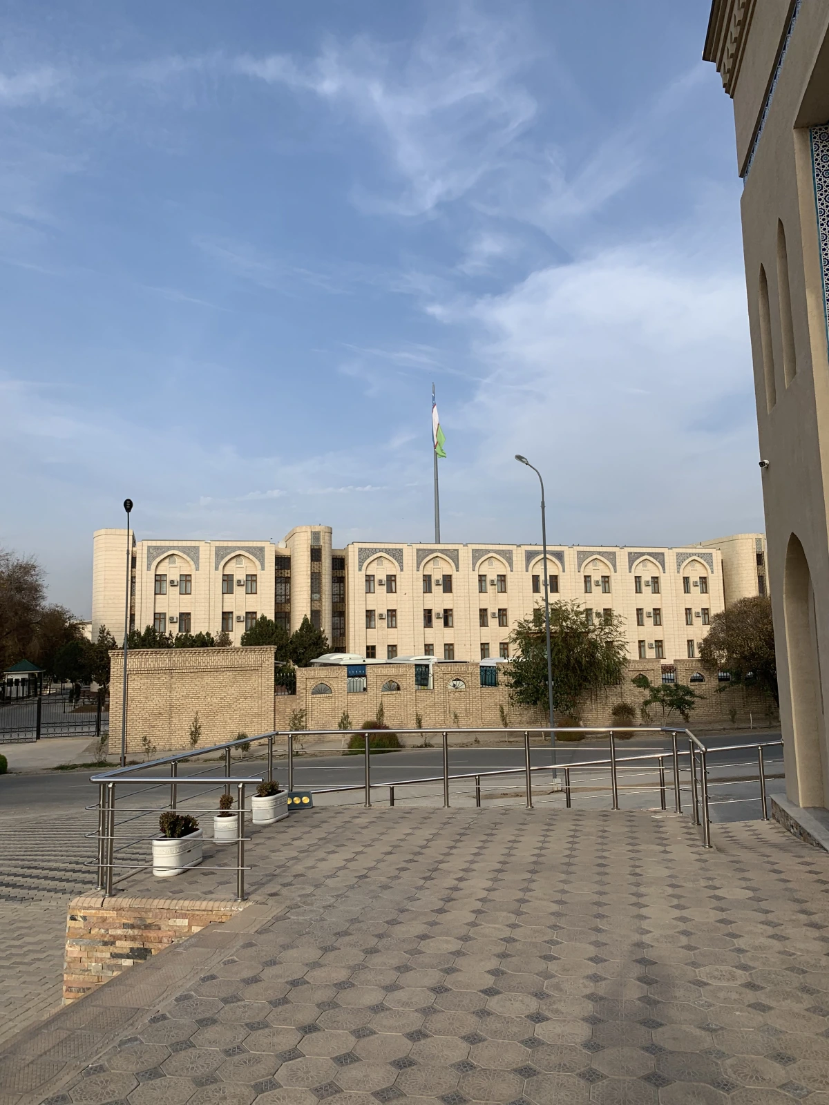 Мы оказались около центра этого небольшого города